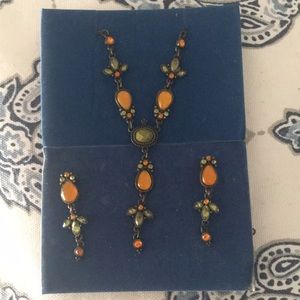 Necklace and earring set